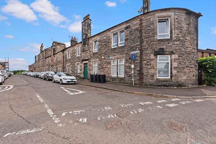3 Bedroom Flat For Sale In Ronald Place, Stirling, FK8