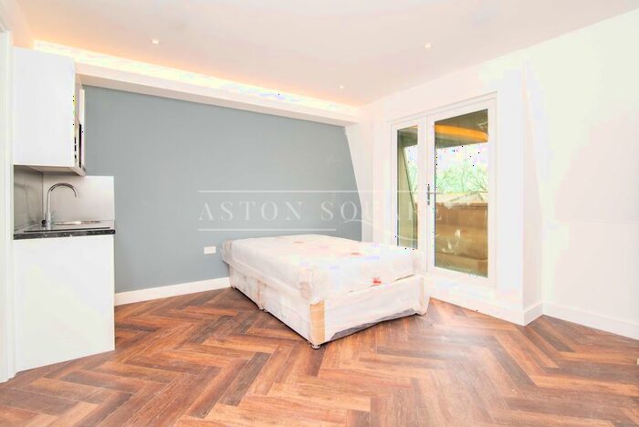 Studio To Rent In Cobbold Road, London, E11