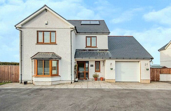 3 Bedroom Detached House For Sale In Cae Pensarn, Llanllwni, Pencader, SA39