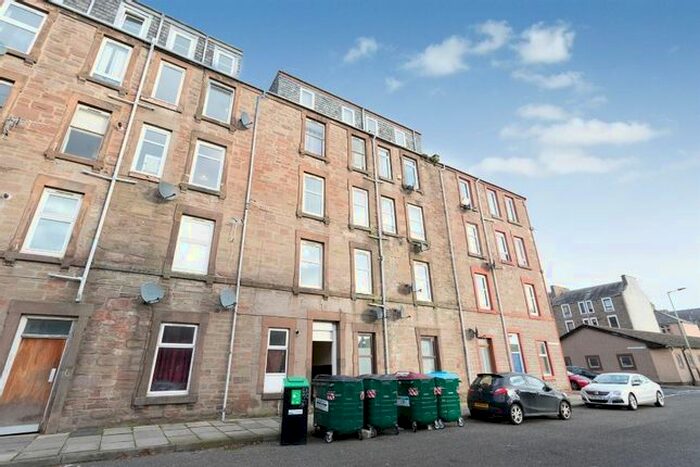 1 Bedroom Flat To Rent In Tannadice Street, Maryfield, Dundee, DD3