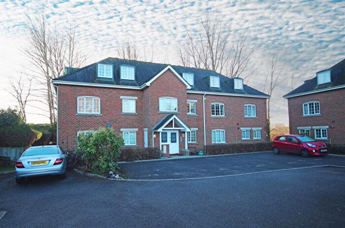 2 Bedroom Flat To Rent In Dragoon Way, Christchurch, BH23
