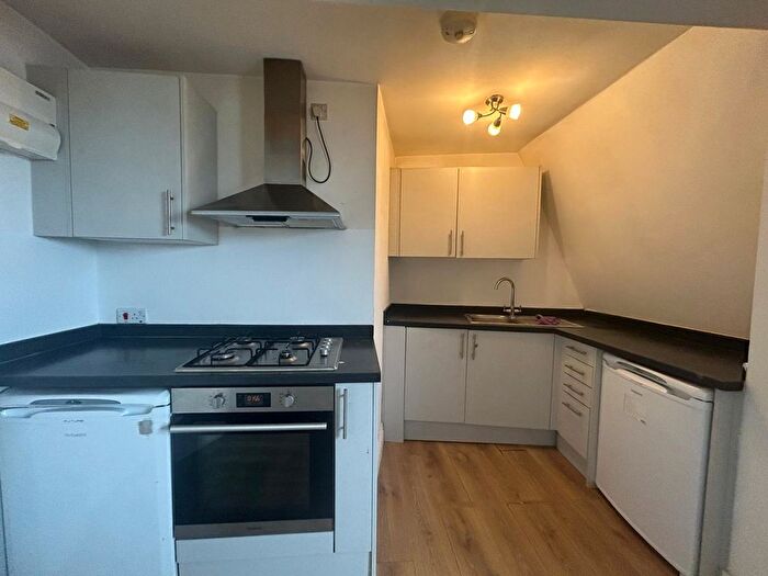 2 Bedroom Flat To Rent In Barge Drive, UB2
