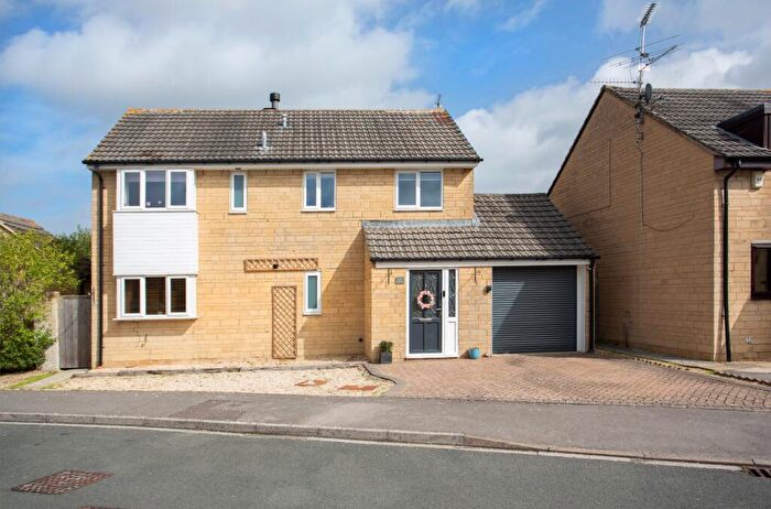 4 Bedroom Detached House For Sale In Pheasant Way, Cirencester, Gloucestershire, GL7