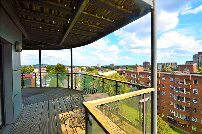 2 Bedroom Flat To Rent In Sydenham Road, Croydon, Surrey, CR0