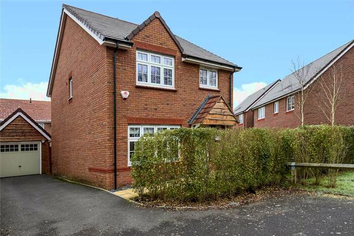 4 Bedroom Detached House To Rent In Pinkney Road, Coate, Swindon, Wiltshire, SN3