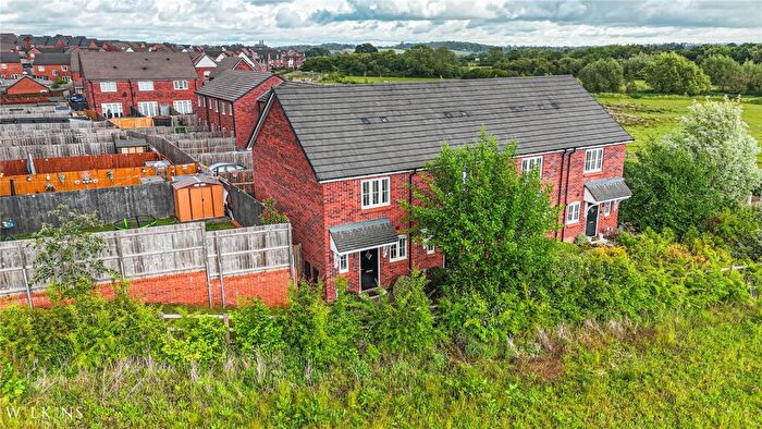 2 Bedroom End Of Terrace House For Sale In Orchid Close, Tamworth, Staffordshire, B79