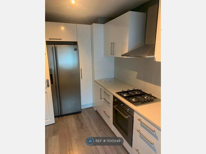 3 Bedroom Maisonette To Rent In Godstow Road, London SE2