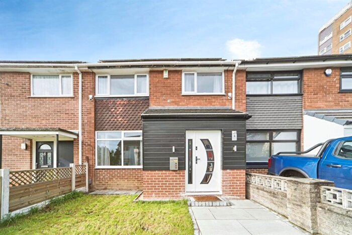 3 Bedroom Terraced House For Sale In Poplar Gardens, Leeds, LS13