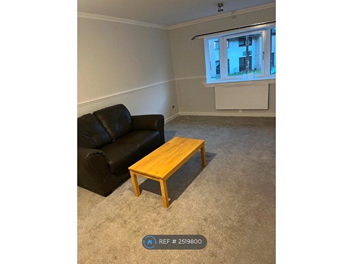 2 Bedroom Flat To Rent In Balcurvie Road, Glasgow, G34