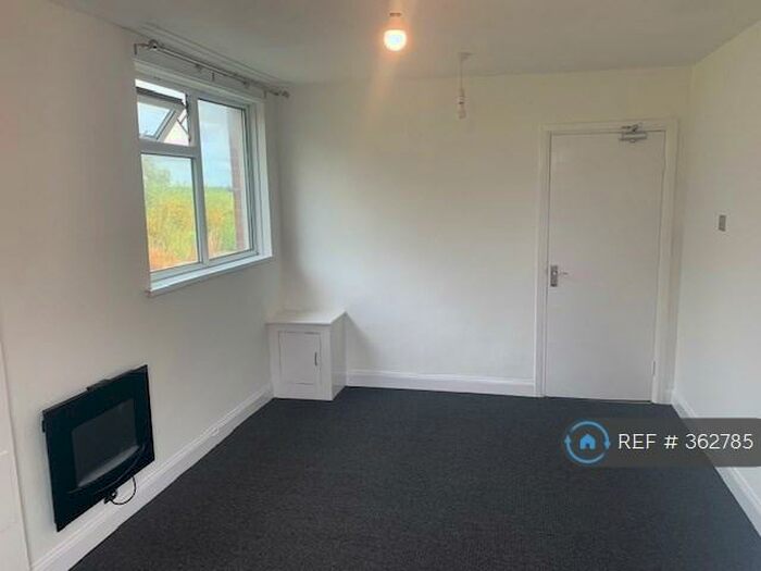 1 Bedroom Flat To Rent In St. Andrews Road South, Lytham St. Annes, FY8