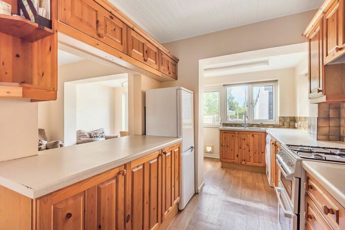 4 Bedroom Semi-Detached House To Rent In Worplesdon Road, Guildford GU2