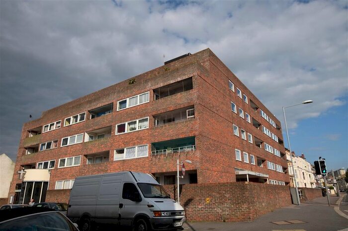 1 Bedroom Property To Rent In Hughenden Court, Mount Pleasant Road, Hastings TN34