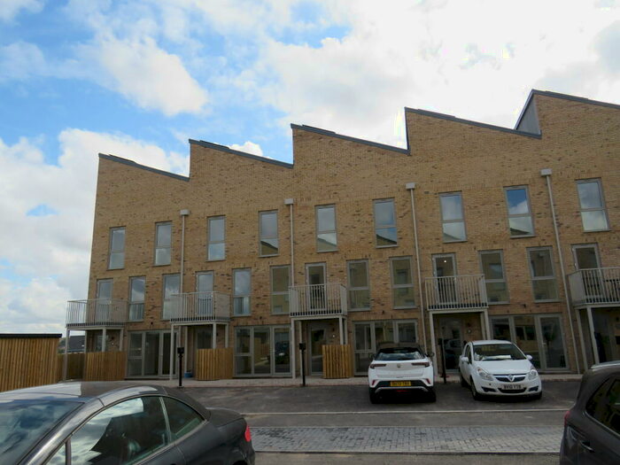 3 Bedroom Town House To Rent In Lescar Road, Waverley, Rotherham, S60