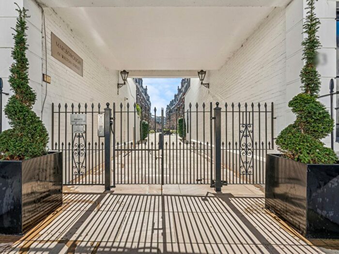 1 Bedroom Flat For Sale In Walton Street, London, SW3