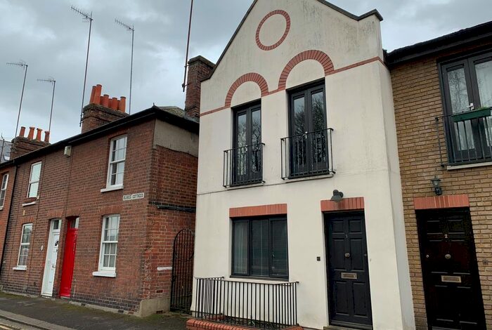 2 Bedroom Town House To Rent In The Plummery, Reading, RG1