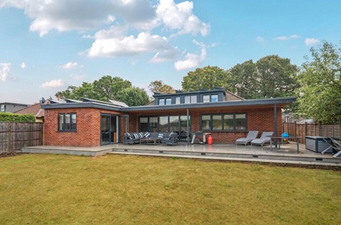 4 Bedroom Bungalow For Sale In Priors Hill Lane, Bursledon, Southampton, Hampshire, SO31