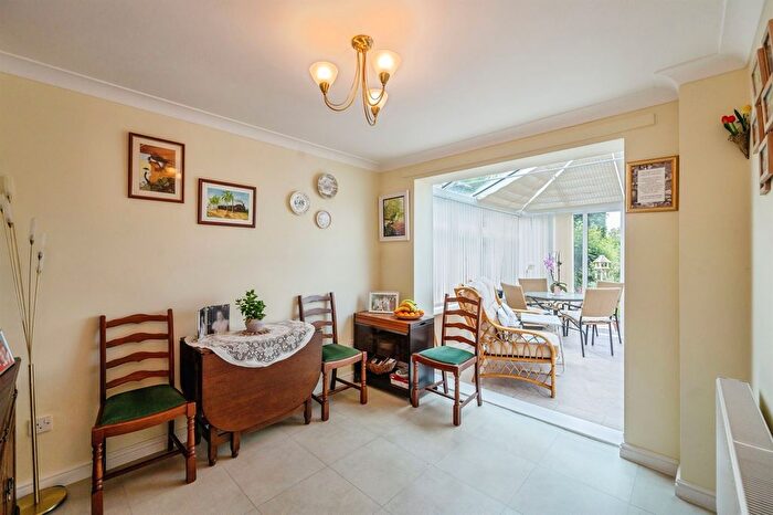 4 Bedroom Detached House For Sale In South Park Drive, Droitwich, WR9
