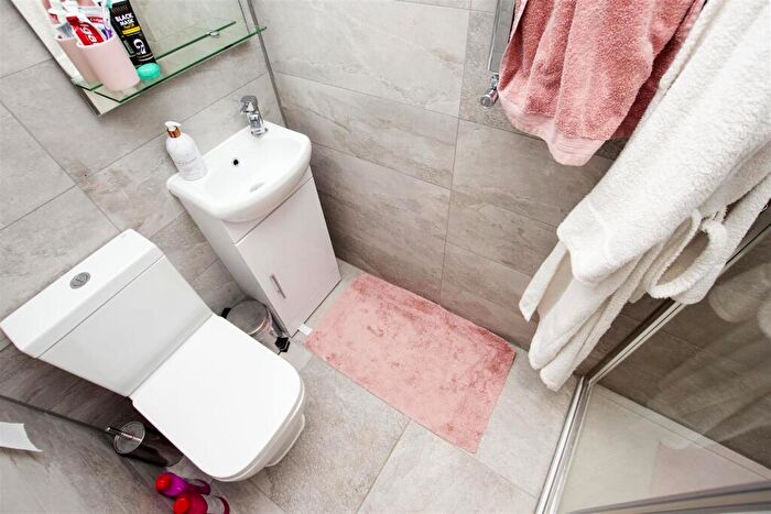 5 Bedroom House To Rent In Raddlebarn Road, Selly Oak, B29