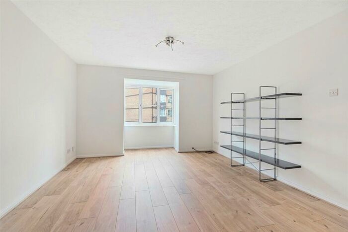2 Bedroom Apartment To Rent In Rossetti Road, Bermondsey, SE16
