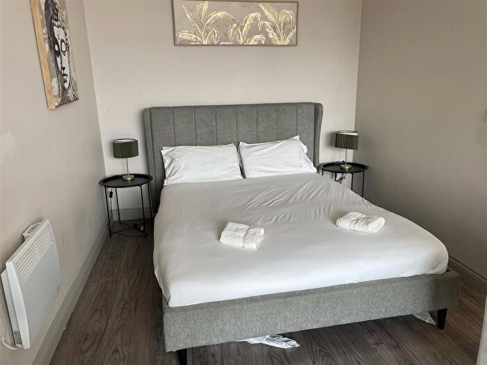 1 Bedroom Flat To Rent In North Street, Leeds, LS2
