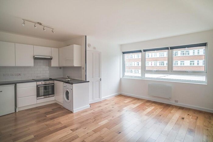 Studio To Rent In Park House, Finsbury Park, N4