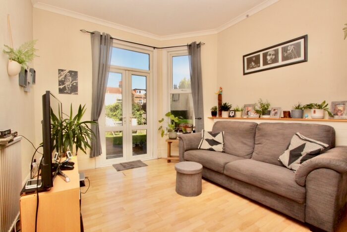 1 Bedroom Flat To Rent In Hampden Road, Harrigay, London, N8