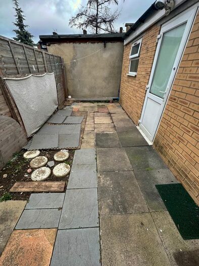 1 Bedroom Studio To Rent In Royston Gardens, Ilford, IG1