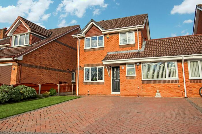 3 Bedroom Link Detached House To Rent In Nottingham Close, Warrington, Cheshire, WA1