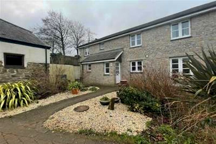 2 Bedroom House To Rent In Mitchell, TR8