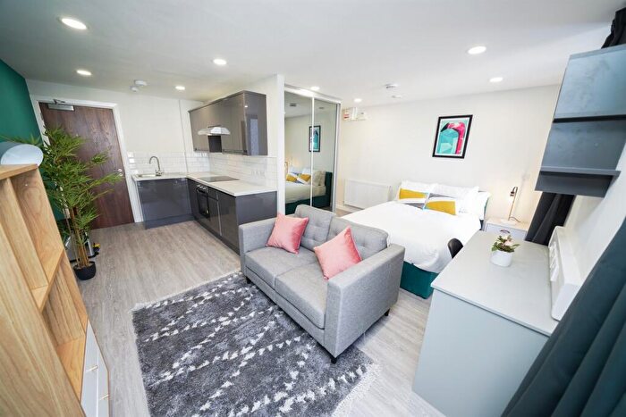 Apartment To Rent In Flat A, Sellers Wheel, City Centre, S1