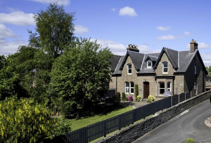 5 Bedroom Semi-Detached House For Sale In Arbroath Road, Forfar, DD8