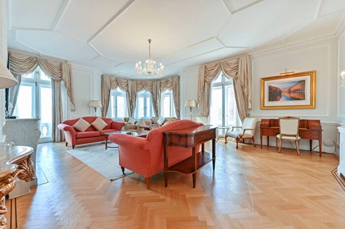 6 Bedroom Flat To Rent In Kensington Road, Kensington, London, W8