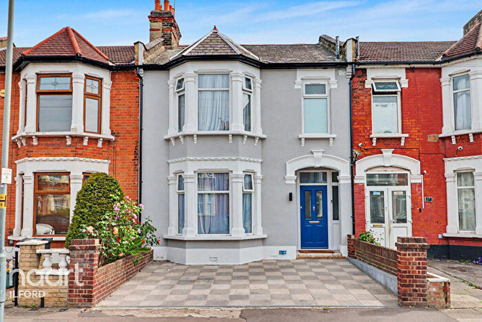 3 Bedroom Terraced House For Sale In Betchworth Road, Ilford, IG3