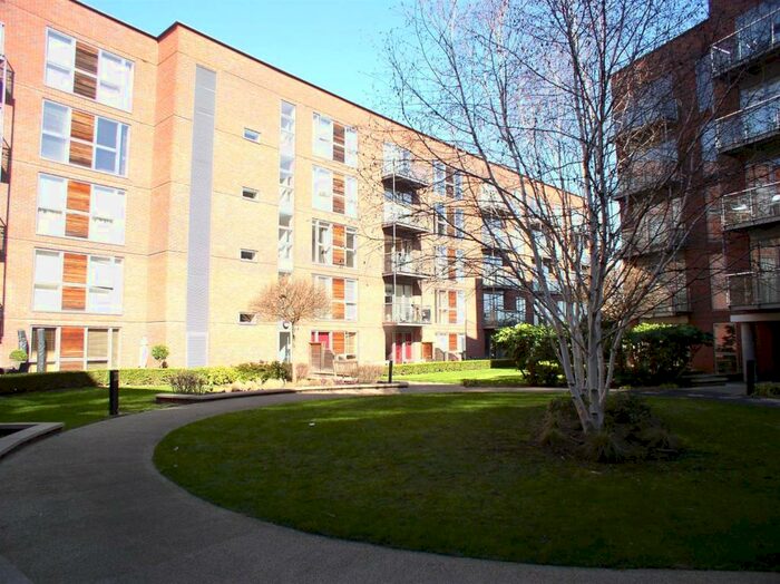 1 Bedroom Flat To Rent In The Heart, New Zealand Avenue, Walton On Thames, KT12