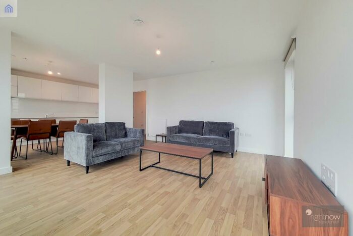 3 Bedroom Apartment To Rent In London, N15