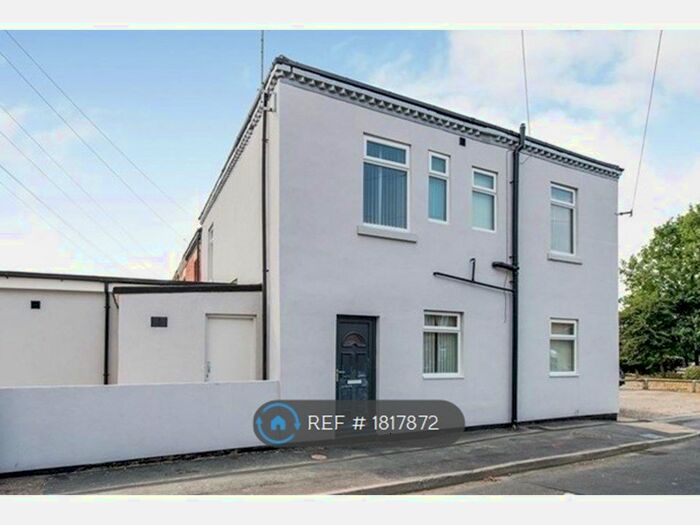 1 Bedroom Flat To Rent In Featherstone, Pontefract, WF7