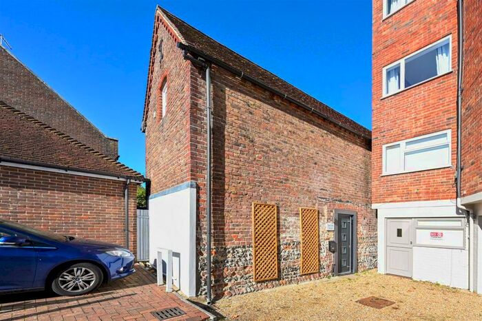 2 Bedroom Semi-Detached House To Rent In The Slipe, Arundel, BN18