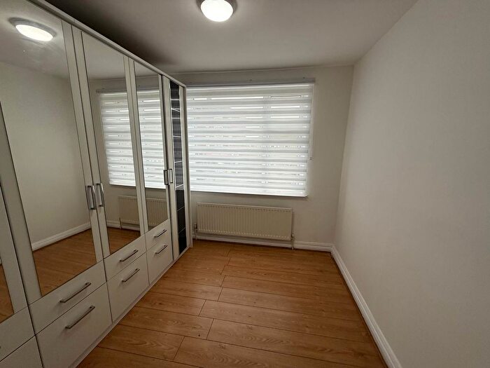 3 Bedroom Semi-Detached House To Rent In Cheveral Avenue, Coventry, CV6