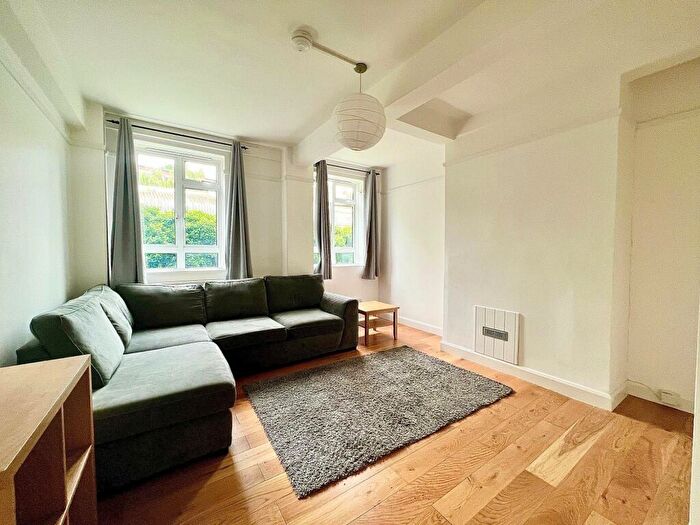 4 Bedroom Flat To Rent In King Henry's Road, Primrose Hill, NW3