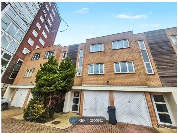 3 Bedroom Semi Detached House To Rent In Lakeside Rise, Manchester, M9