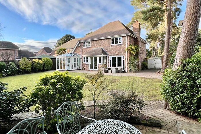 5 Bedroom Detached House For Sale In Hobbs Park, St Leonards, BH24