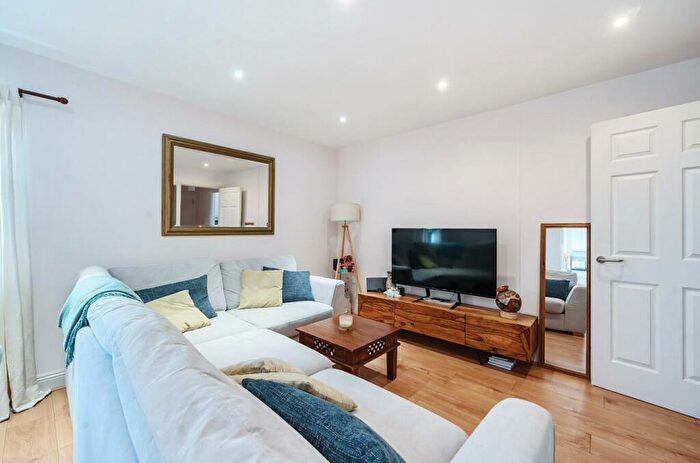 1 Bedroom Flat For Sale In Frederick Street, Aldershot, GU11