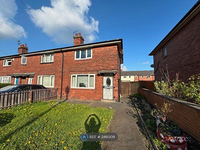 2 Bedroom End Of Terrace House To Rent In Neville Grove, Leeds, LS9