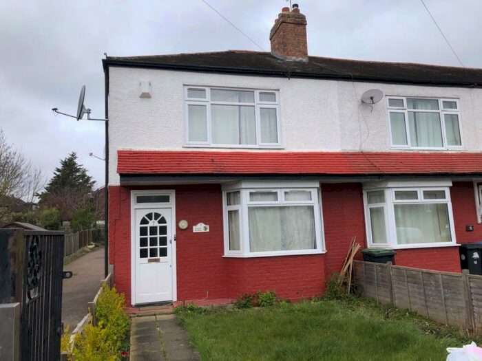 3 Bedroom Semi-Detached House To Rent In Temple Gardens, Winchmore Hill, N21