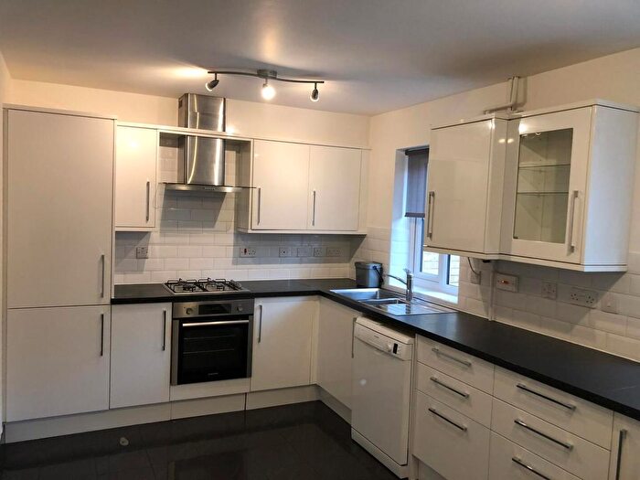 4 Bedroom Terraced House To Rent In Highlands Avenue, London, N21