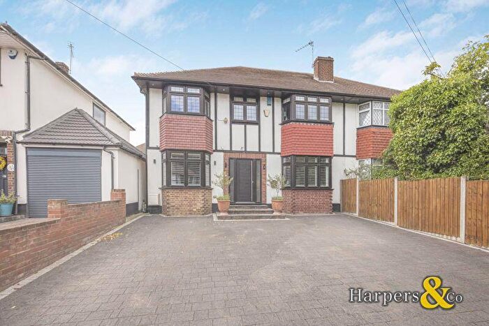 4 Bedroom Semi-Detached House To Rent In Arcadian Avenue, Bexley, DA5