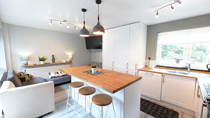 3 Bedroom House To Rent In Egmont Court, NG2