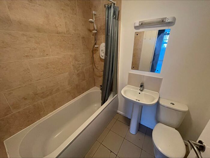 2 Bedroom Flat To Rent In Bedroom - Central Luton - Unfurnished -, LU1