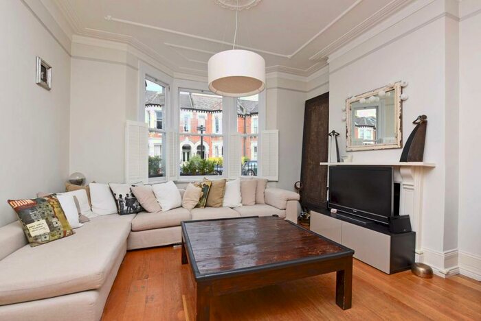 4 Bedroom House To Rent In Taybridge Road, Battersea, London, SW11