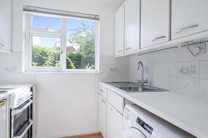 1 Bedroom Semi-Detached House To Rent In Peachcroft, Abingdon, OX14